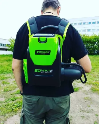 Воздуходувка ранцевая Greenworks GD60BPB 60V 2402307 (225 км/ч) бесщеточная аккумуляторная — детальное фото